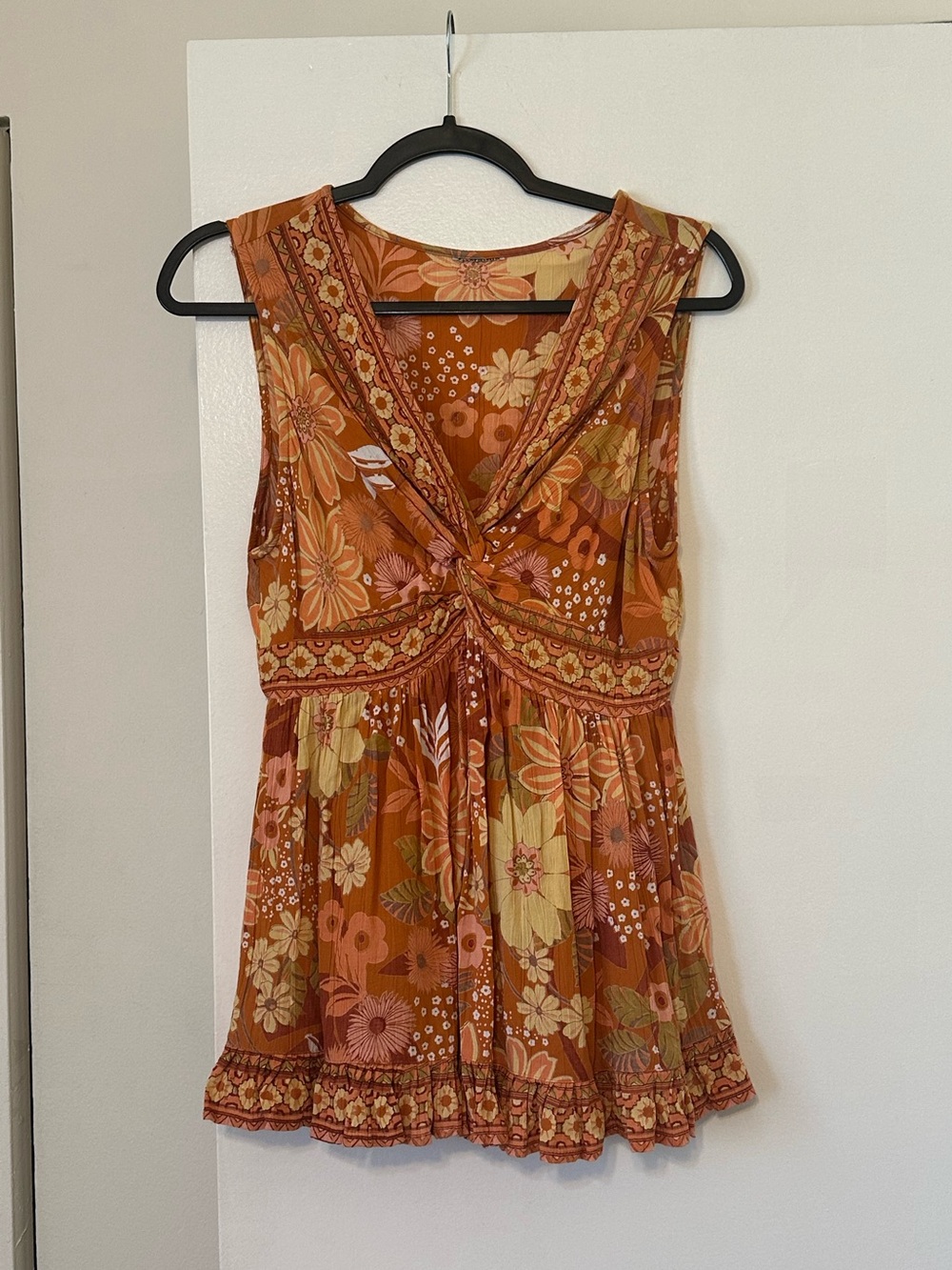 Rust Floral Sleeveless V-Neck Blouse - Brand: